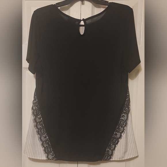 Womens Size XL black and white blouse - Picture 2 of 2
